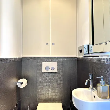 2 Bedrooms With View Cannes